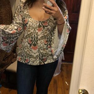 Scoop neck floral blouse